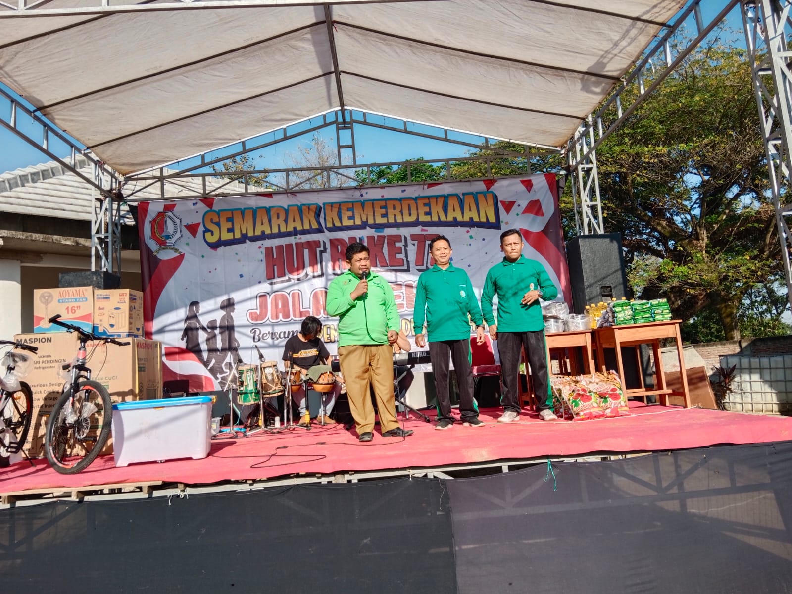 JALAN SEHAT MENYAMBUT HUT RI KE 77