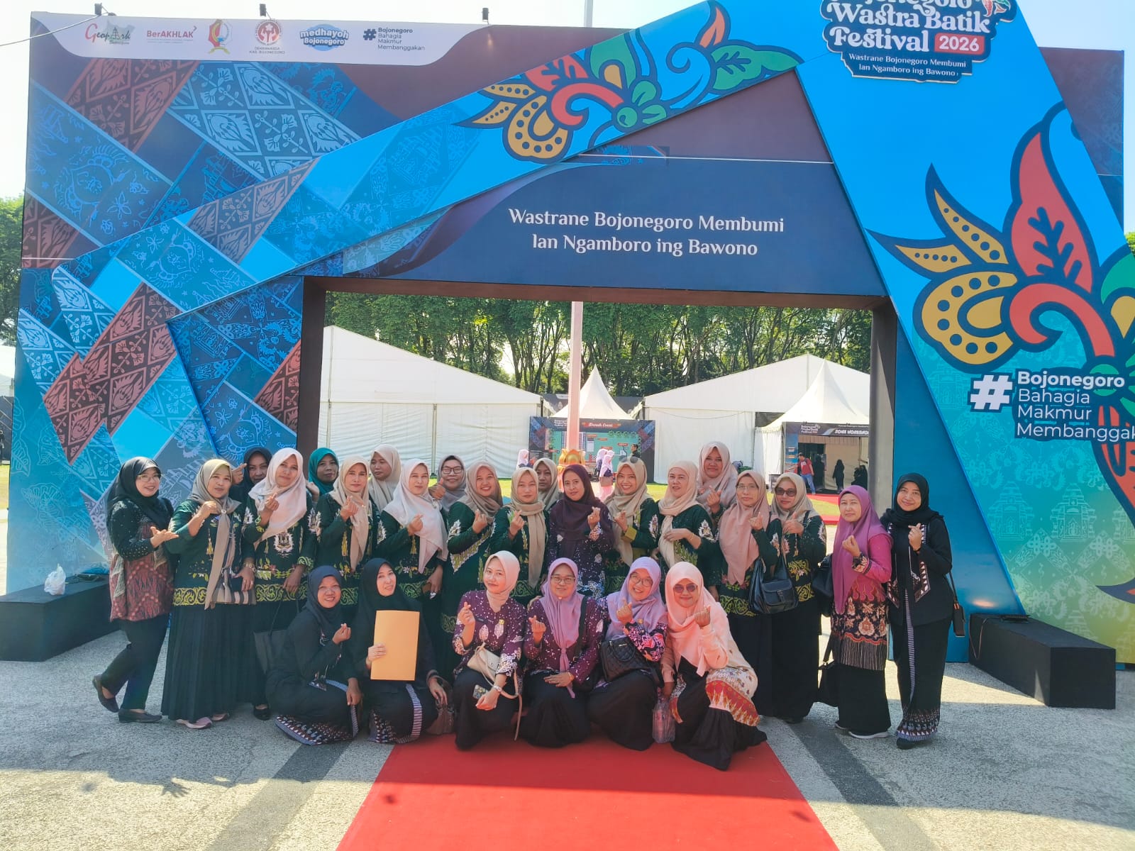 TP PKK Kecamatan Kanor Kunjungi Wastra Batik Festival Kabupaten Bojonegoro