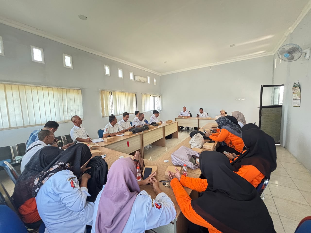 Sinkronkan Langkah, Kasi Pemerintahan Se-Kecamatan Kanor Gelar Rapat Koordinasi