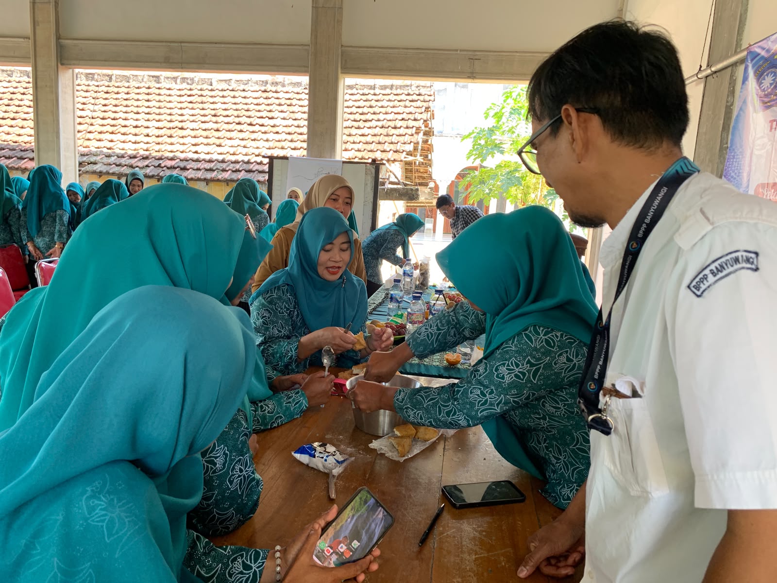 Rapat Pleno TP PKK Kecamatan Kanor Hadirkan Pelatihan Olahan Ikan Patin